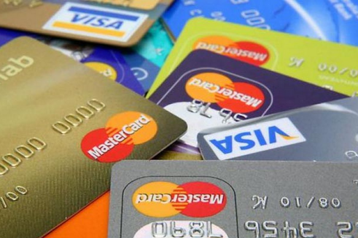 В Україні зміняться умови використання кредитних карток у 2023 році