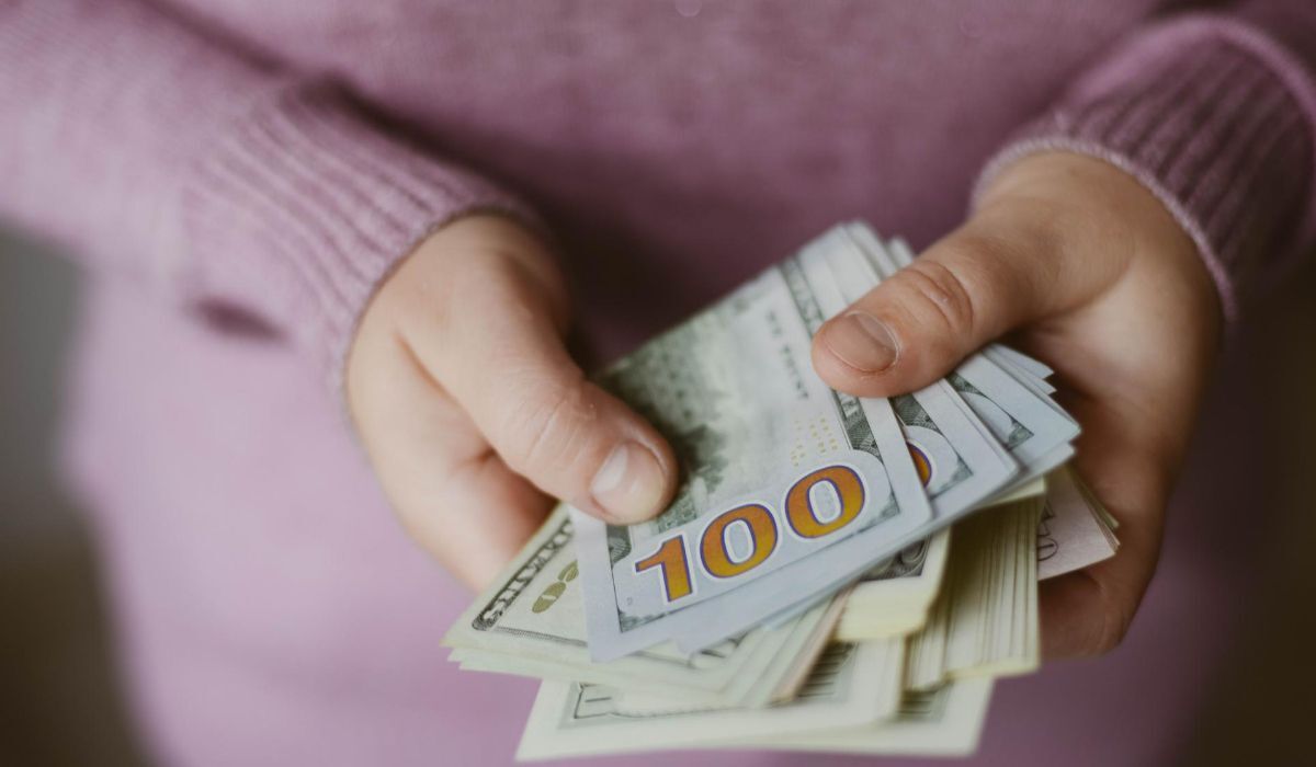 Як українцям в Польщі отримати додаткову фінансову допомогу: подробиці