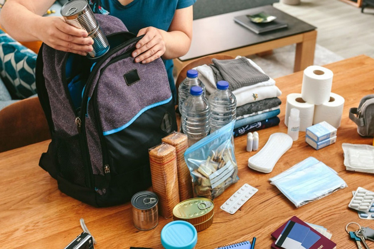 Тривожна валіза та аптечка – що необхідно підготувати на випадок НС