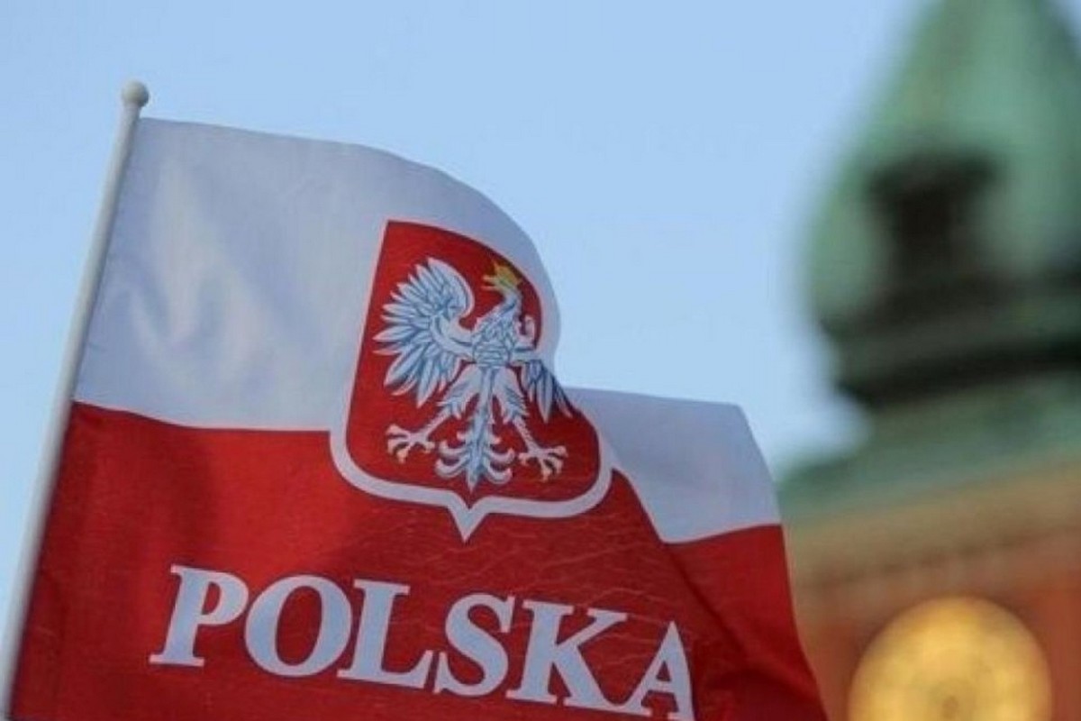 Від 1 квітня українці у Польщі можуть подавати документи на карти побиту - подробиці