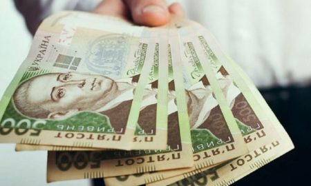 Одна з благодійних організацій відновила виплати у 6600 гривень – хто може отримати