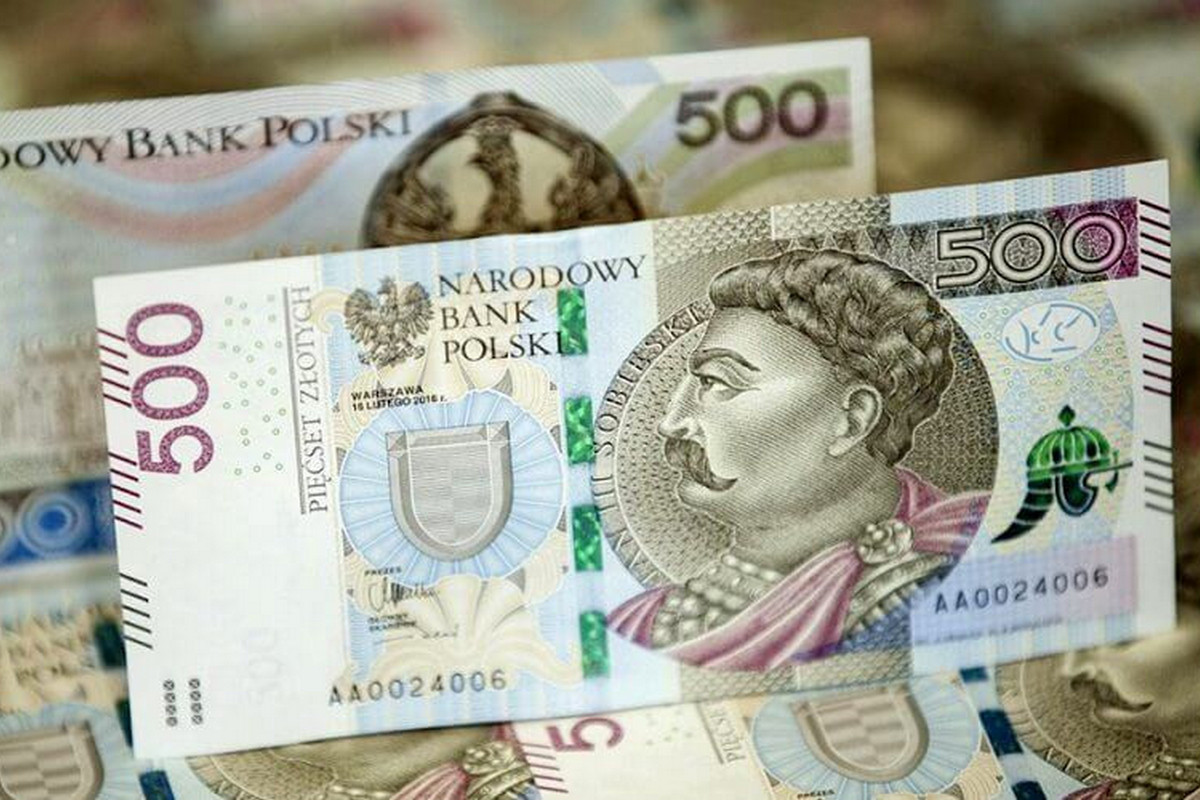 Українці у Польщі можуть отримати виплати до 450 євро на людину – як це зробити