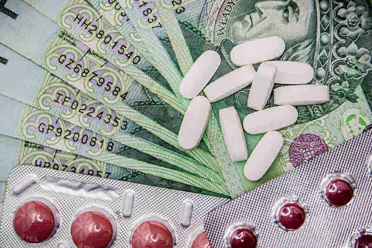 Українці в Польщі мають право на відшкодування за придбання ліків – як отримати