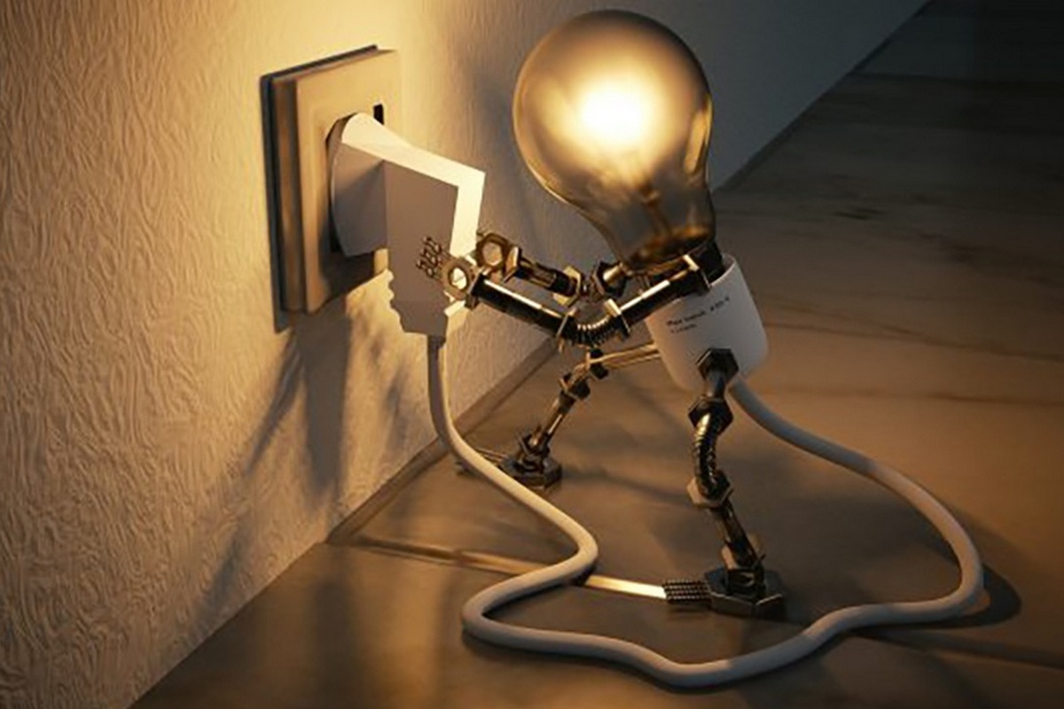 Розумне споживання: які прилади варто вимикати на ніч, щоб заощадити електроенергію