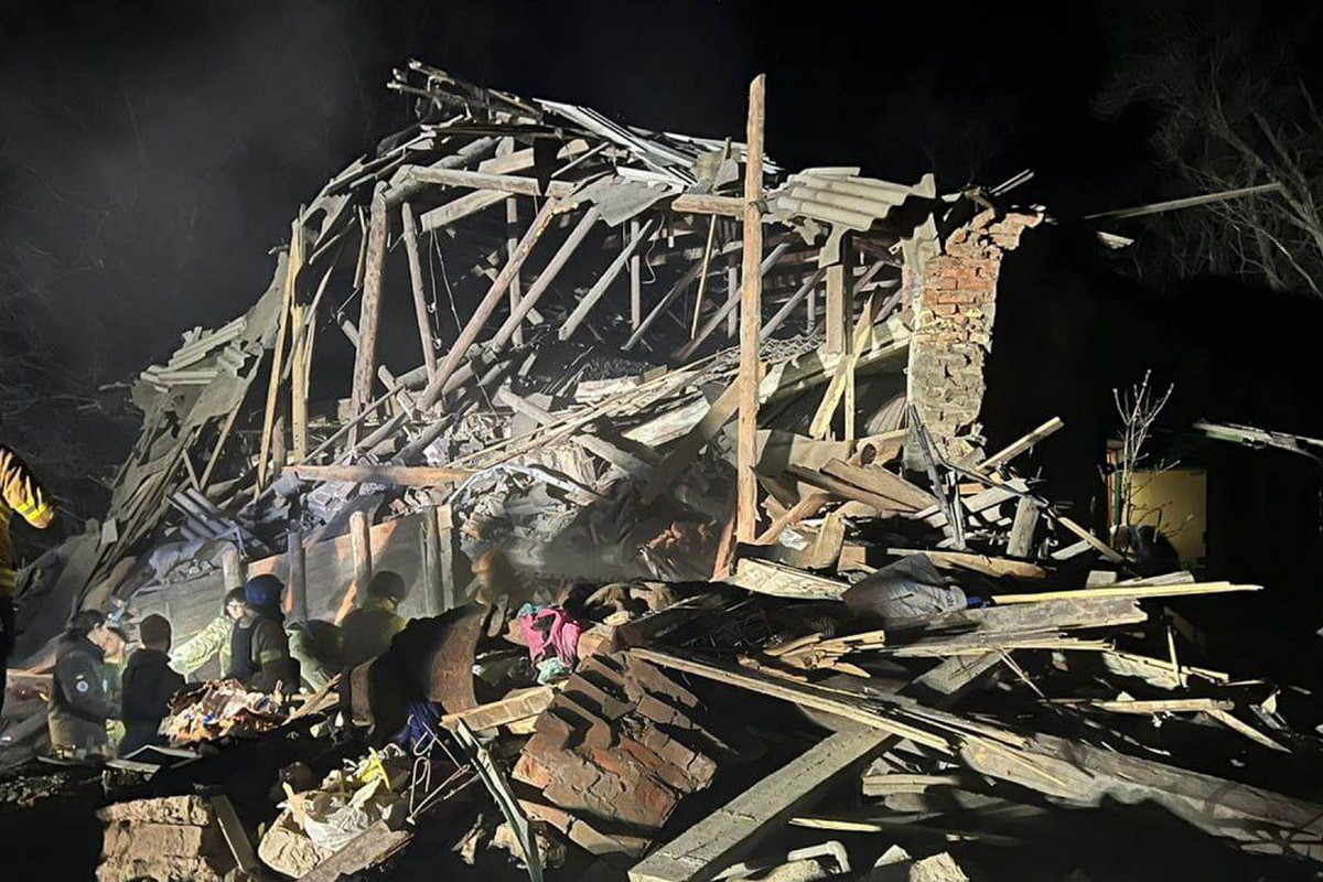 ОНОВЛЕНО: Окупанти вбили людей у Пункті Незламності – вночі по Україні летіли авіабомби, «Шахеди» і ракети