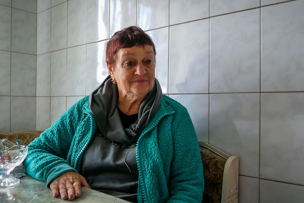 Бабуся щодня приходила до руїн і молилася, аби вижив хоч хтось – російська бомба вбила 4 покоління сім’ї
