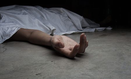 Біля заправки у Дніпрі знайшли труп оголеної жінки та побитого безхатька (фото)