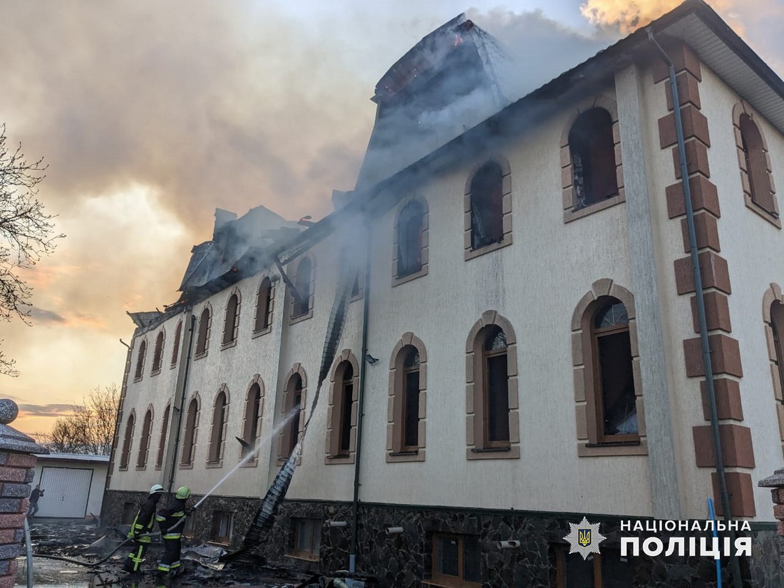 На Буковині спалили храм УПЦ МП в ніч на 24 квітня – підозрюваного вже затримали (фото, відео)