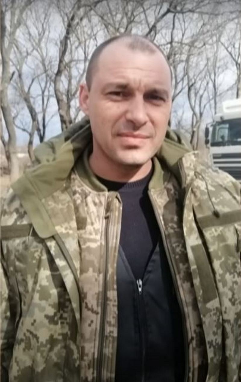 Українка викрала чоловіка з полону: їй сказали, що він загинув, а він три дні пролежав в окопі з простреленою головою