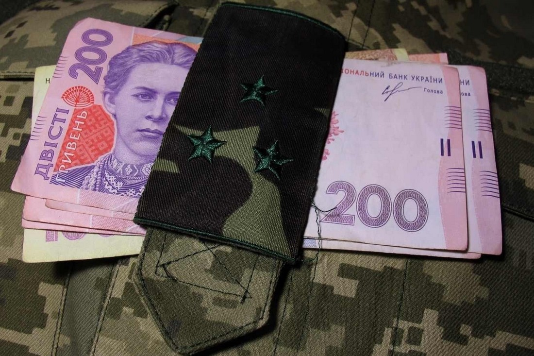 Депозити для військовослужбовців – які умови пропонують ПриватБанк, Ощадбанк та інші банки