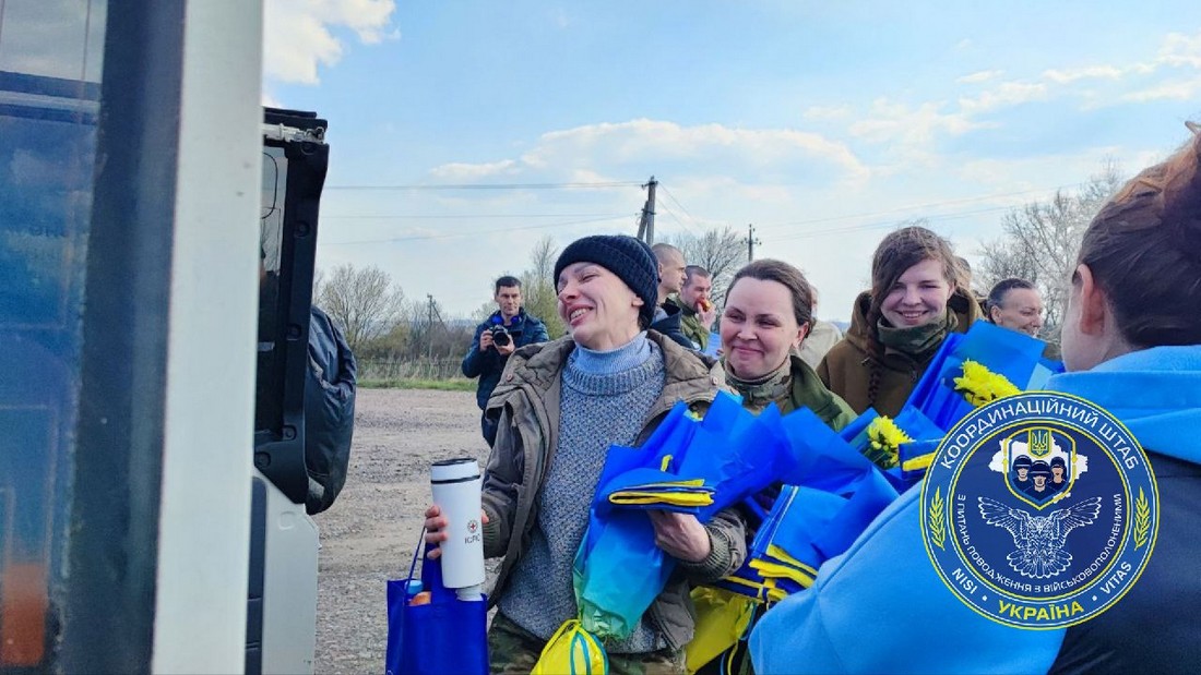 Великий обмін полоненими: Україна повернула 100 захисників додому (фото, відео)