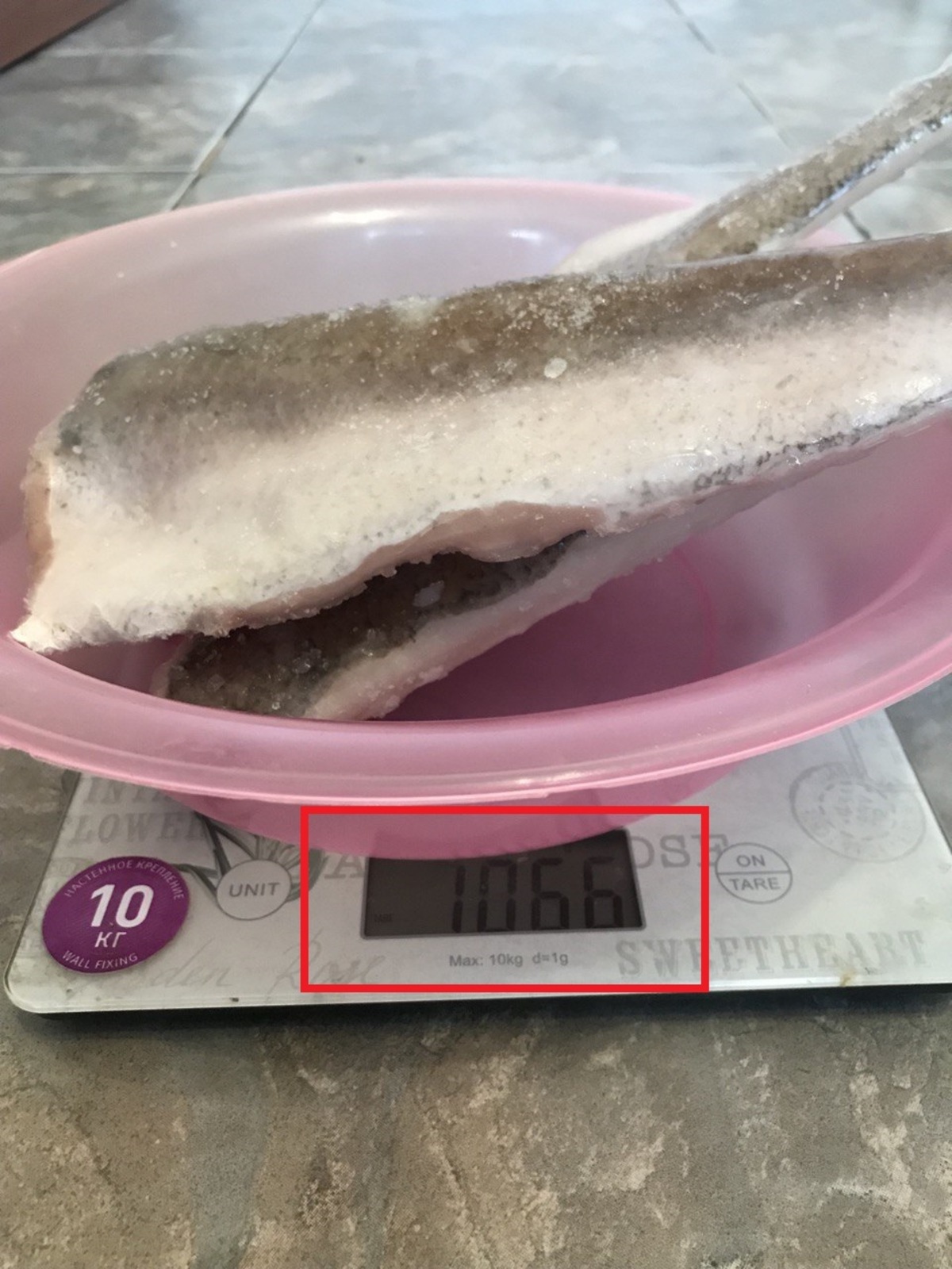 Скільки грошей переплачують українці при купівлі замороженої риби - розбір (фото)