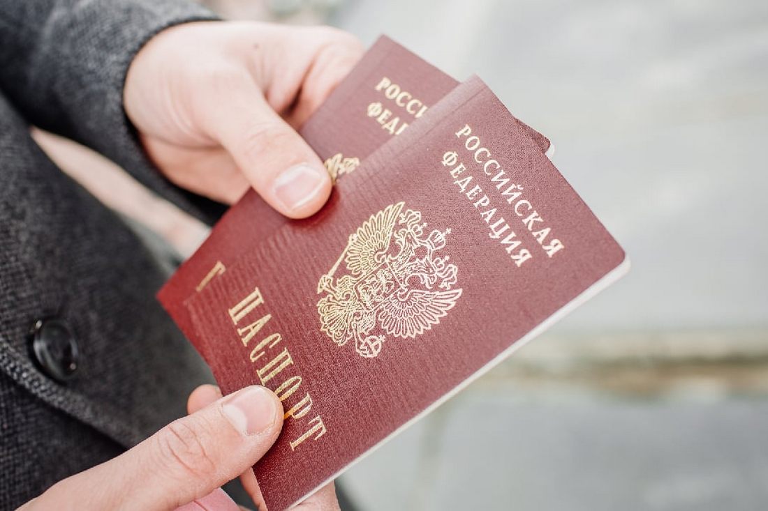 Омбудсмен порадив українцям на окупованих територіях брати російський паспорт