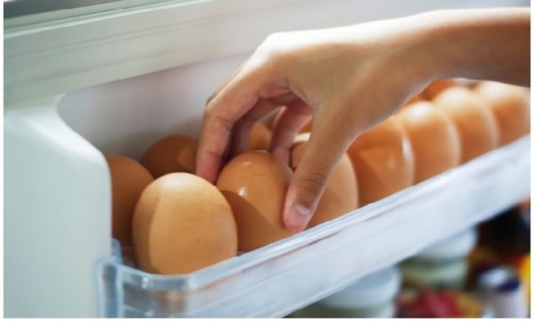 Як правильно зберігати продукти у холодильнику – що варто тримати подалі один від одного