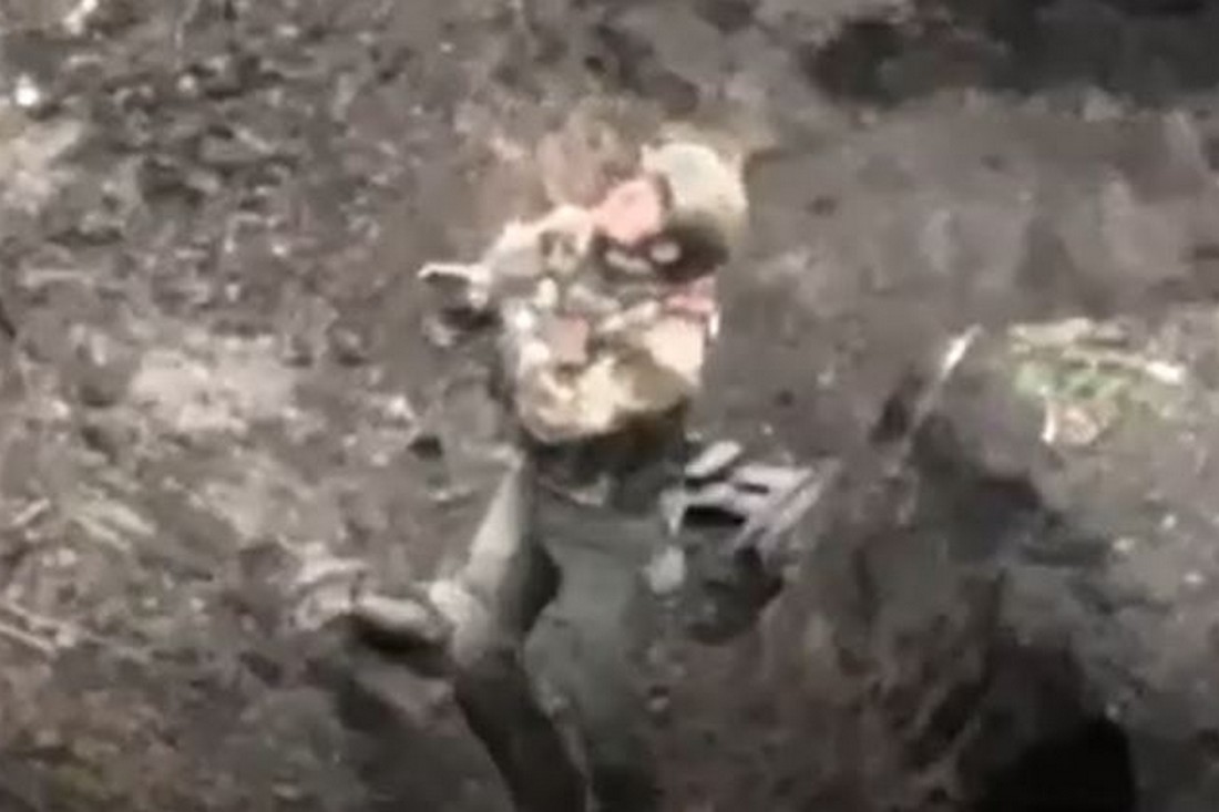 Милосердя від ЗСУ на 9 травня, або як український дрон взяв у полон окупанта в Бахмуті (відео)