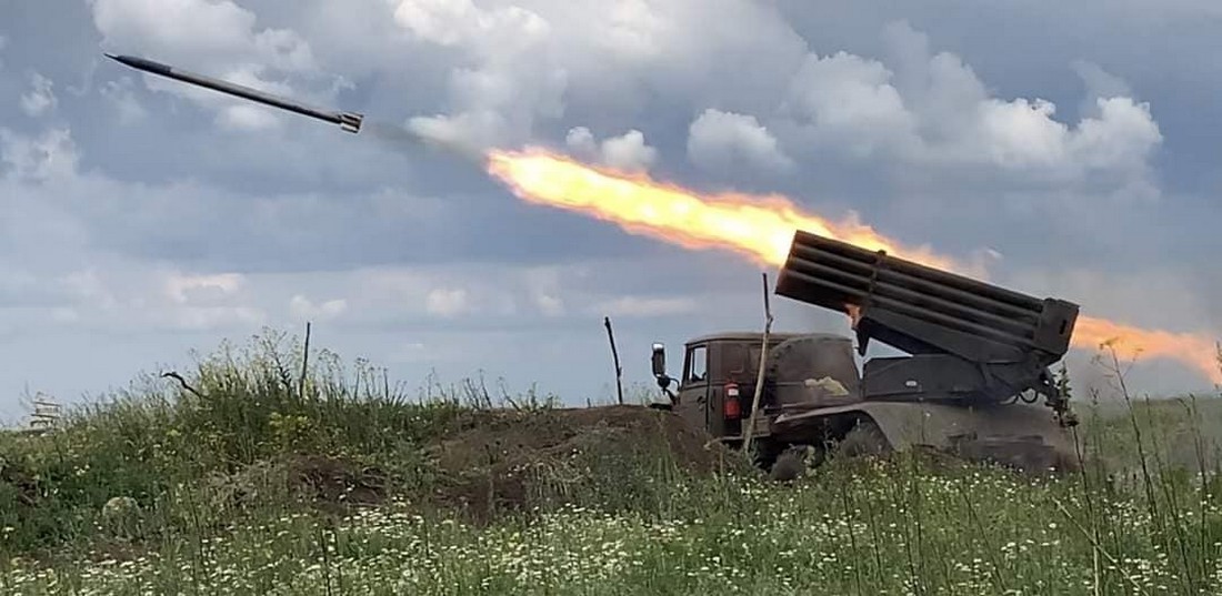 Атака рекордною кількістю дронів і бої на Донбасі: що відбувається на фронті 28 травня