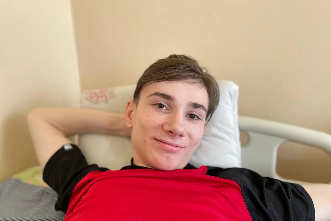 У Львові поставили на ноги хлопця, який 16 років провів у інвалідному візку