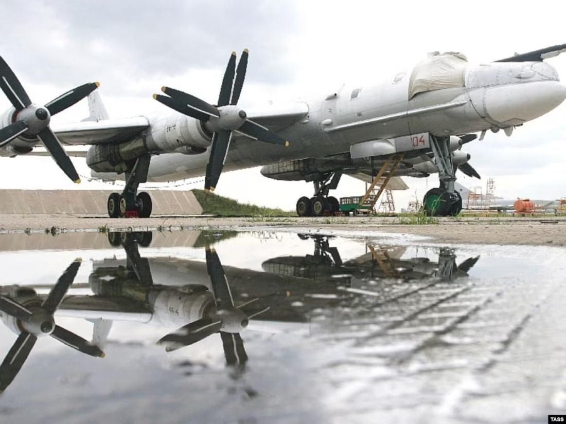 Бомбардувальник Ту 95МС на аеродромі «Дягілєво» в Рязанській області