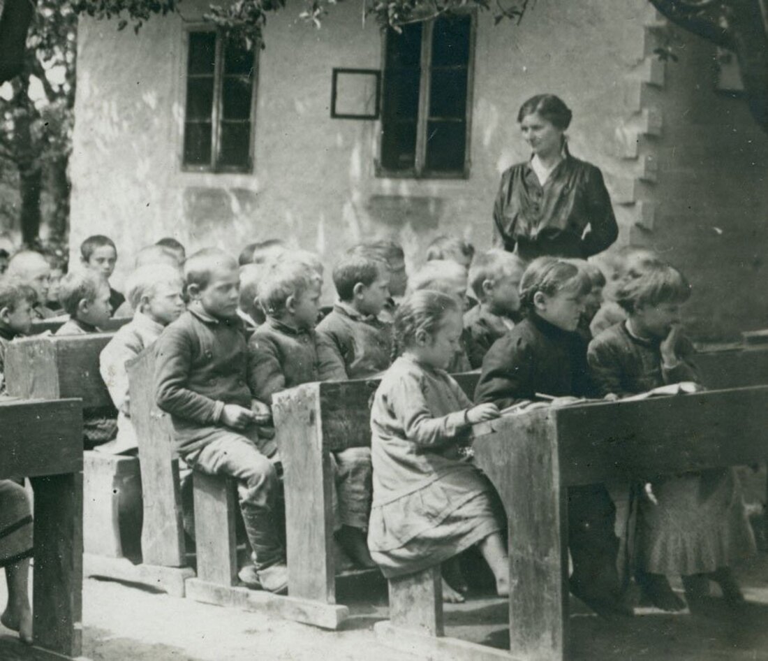 Учні українськіх шкіл на Волині 1916 році