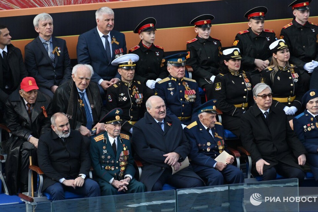 Путіну таки вдалося «нашкрябати» декількох іноземних гостей на парад 9 травня – в ISW пояснили, навіщо це Кремлю
