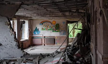 Бомба розвалила дитячий садок: через російський терор Сумщини мешканців закликають виїхати (фото)