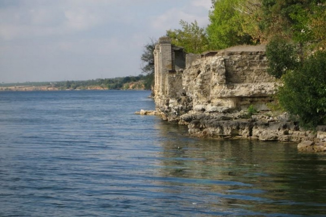 На дні Каховського водосховища з’явився легендарний острів Тавань - соцмережі