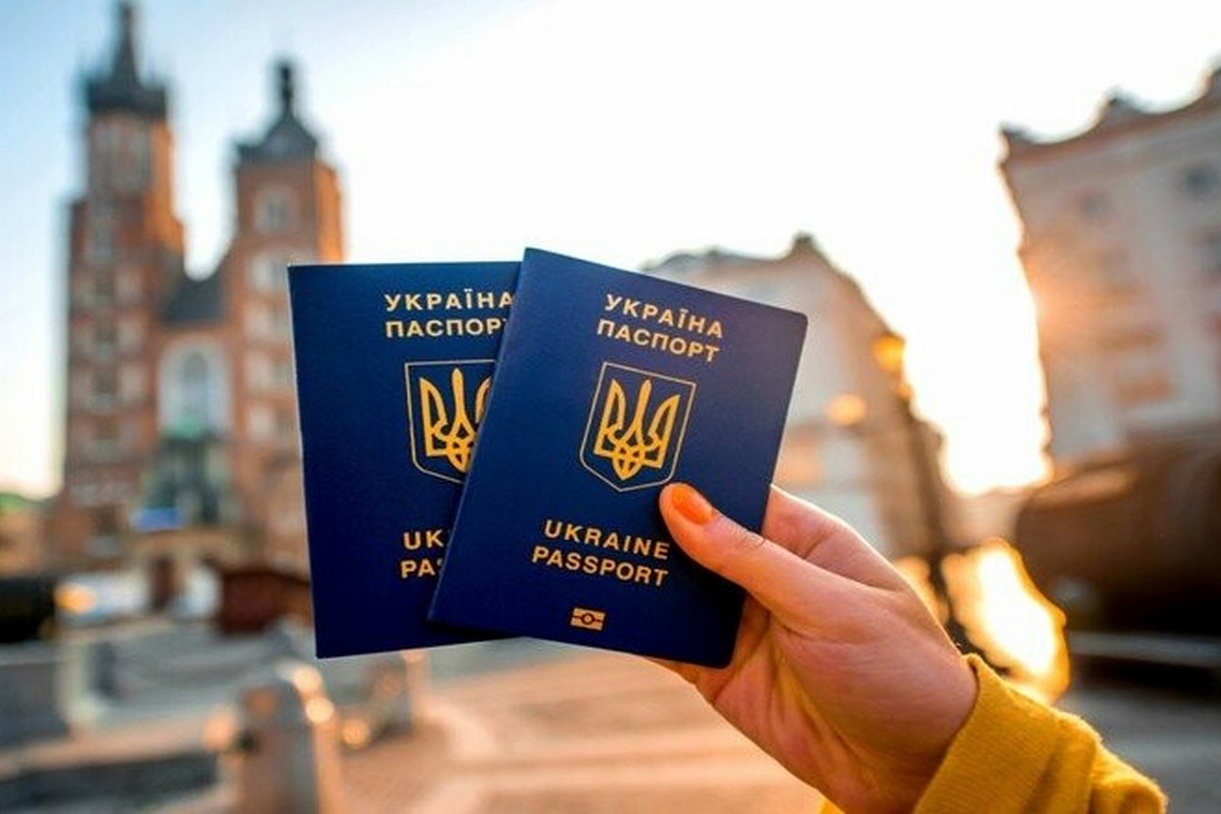 Закордонний паспорт для дитини, яка народилася не в Україні – як оформити, куди звертатися