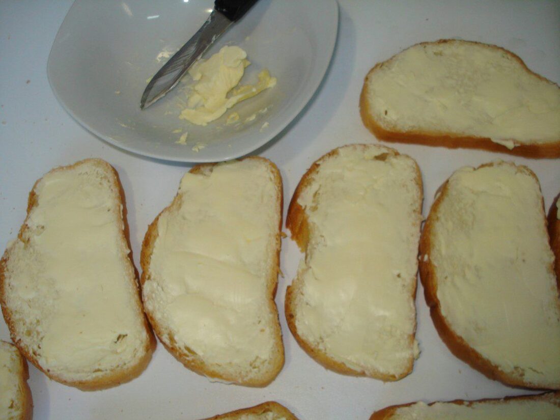бутерброди з маслом