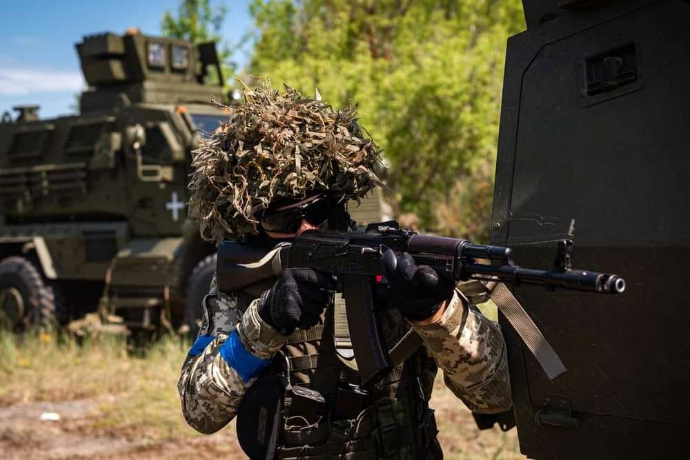 Тривають важкі бої на Донбасі, на півдні ворог намагається не допустити просування ЗСУ – ситуація на фронті 24 липня