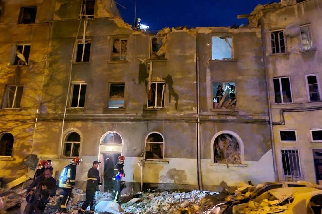 Атака на Львів 6 липня: більшість мешканців пошкодженого будинку до укриття не пішли - Садовий (відео)