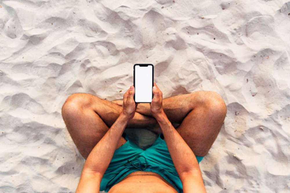 Як захистити телефон від перегріву влітку