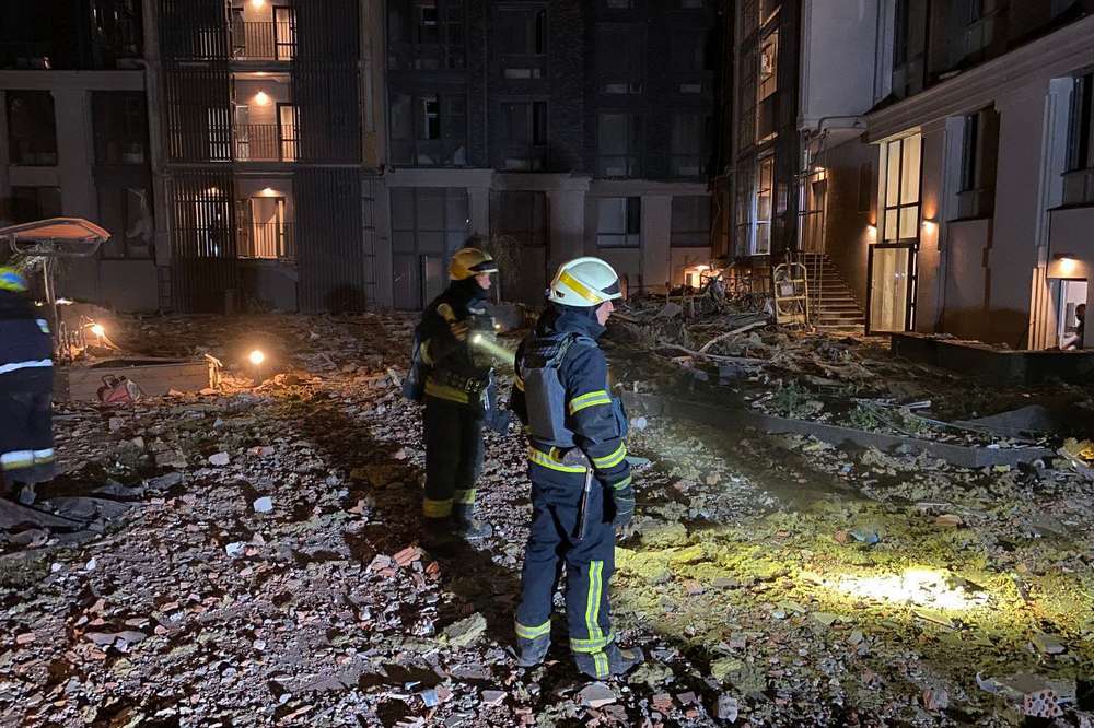 Ракетний удар по Дніпру окупанти поцілили по багатоповерхівці і будівлі СБУ