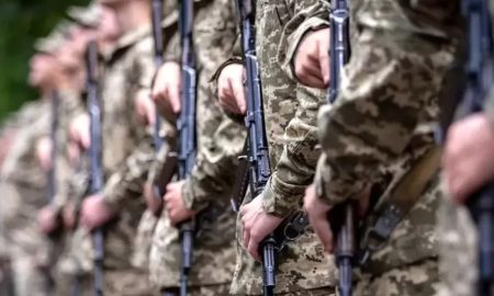 В Україні пропонують скасувати призов, а з військкоматів зробити ЦНАПи