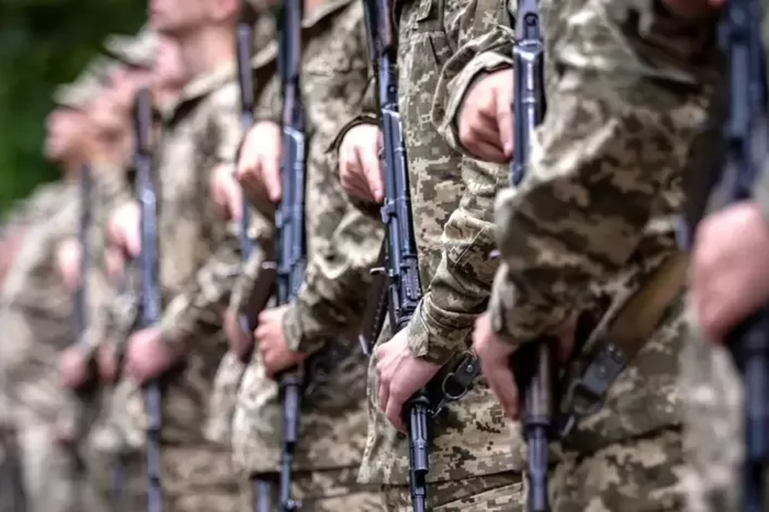 В Україні пропонують скасувати призов, а з військкоматів зробити ЦНАПи
