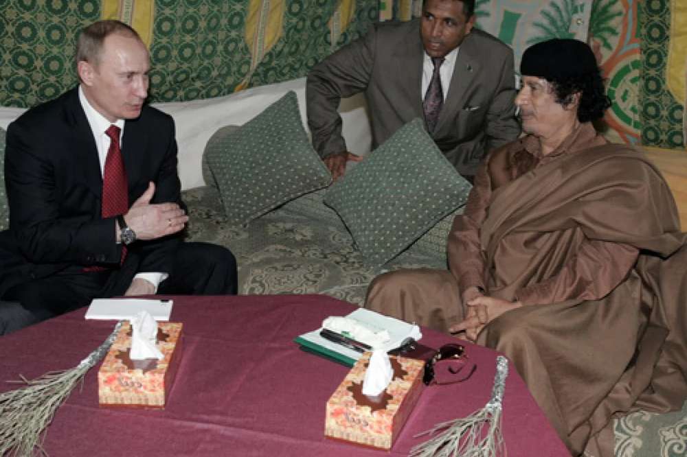 Володимир Путін і Муаммар Каддафі в 2008 році, Тріполі, Лівія