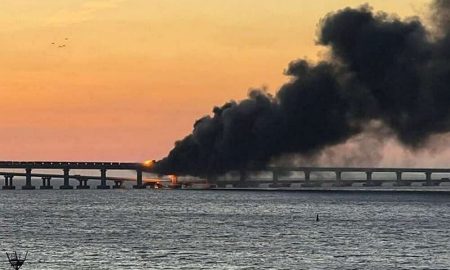 Вибухи та руйнування Кримського мосту – на інцидент відреагували в ГУР та ЗСУ