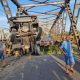 На Закарпатті обвалився міст через Тересву – моторошні фото і відео