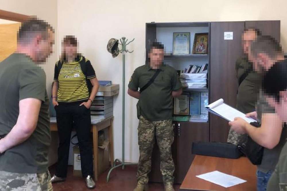 Масштабні обшуки у військкоматах і ВЛК по всій Україні – подробиці повідомила поліція