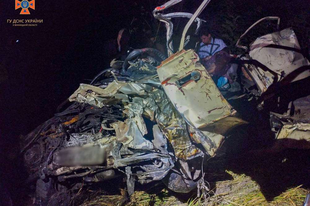 На Вінниччині рятувальники деблокували 12 загиблих внаслідок ДТП 2