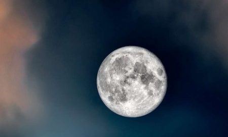 Перші в історії фото південного полюса Місяця показав індійський супутник Чандраян 3