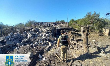 По Донеччині окупанти вдарили з артилерії та скинули авіабомбу 1