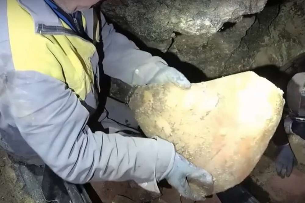 У печері на Тернопільщині знайшли артефакти Трипільської культури (фото, відео)