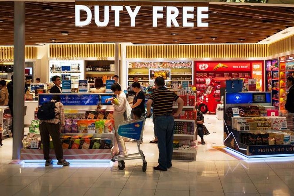 ВР заборонила продаж цигарок в Duty Free на час воєнного стану