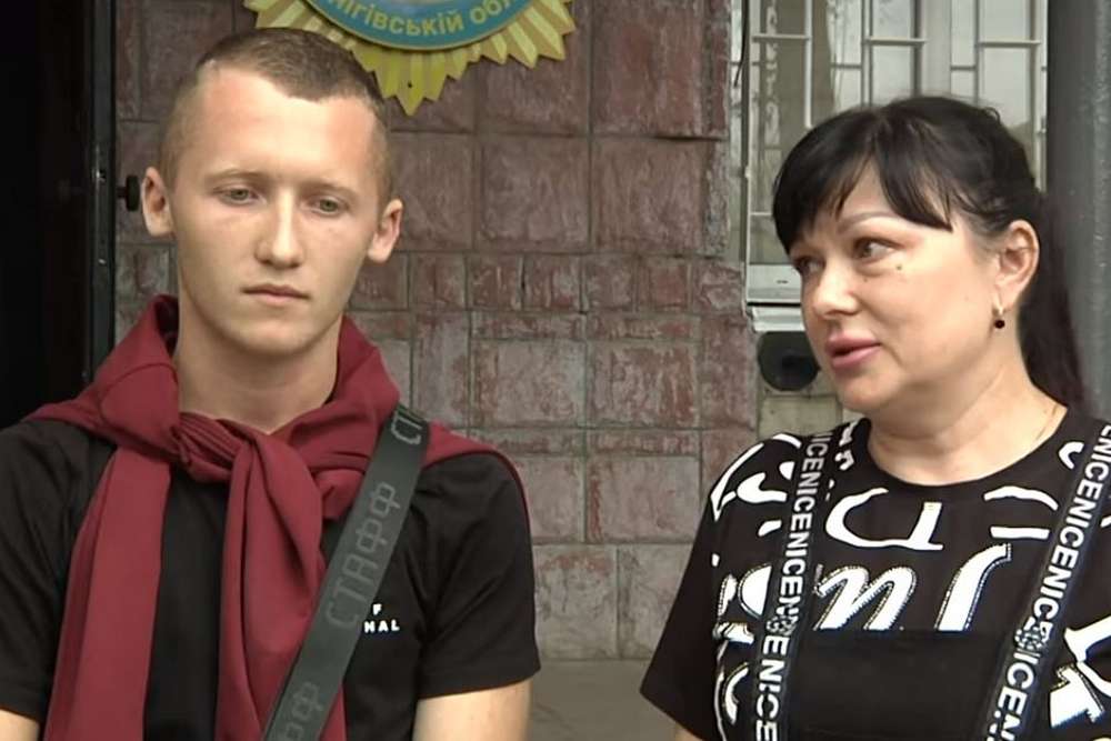 У Чернігові жінка загубила гроші на лікування дитини – 18-річний хлопець знайшов їх і повернув (відео)