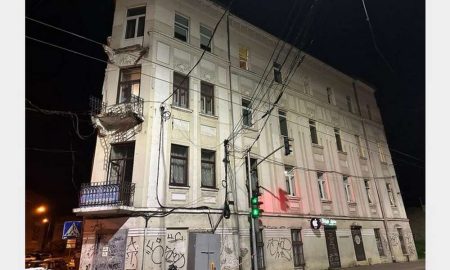 У центрі Львова обвалився балкон разом з чоловіком