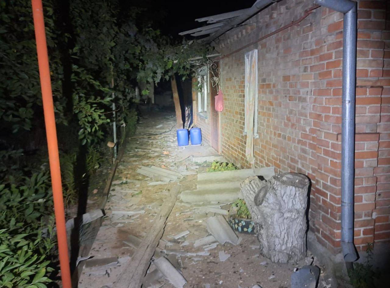 Трагічна ніч для Нікополя: окупанти вбили 18-річного хлопця, понівечили храм і будинки