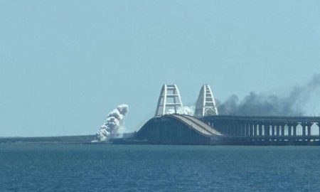 Треш-вісті з боліт 12 серпня: міст в диму, спалахнула автівка людини Путіна, впав літак, місто пішло під воду