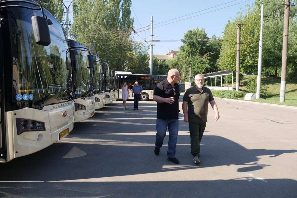 У Кривому Розі вийшли на маршрути 10 безкоштовних турецьких автобусів GULERYUZ