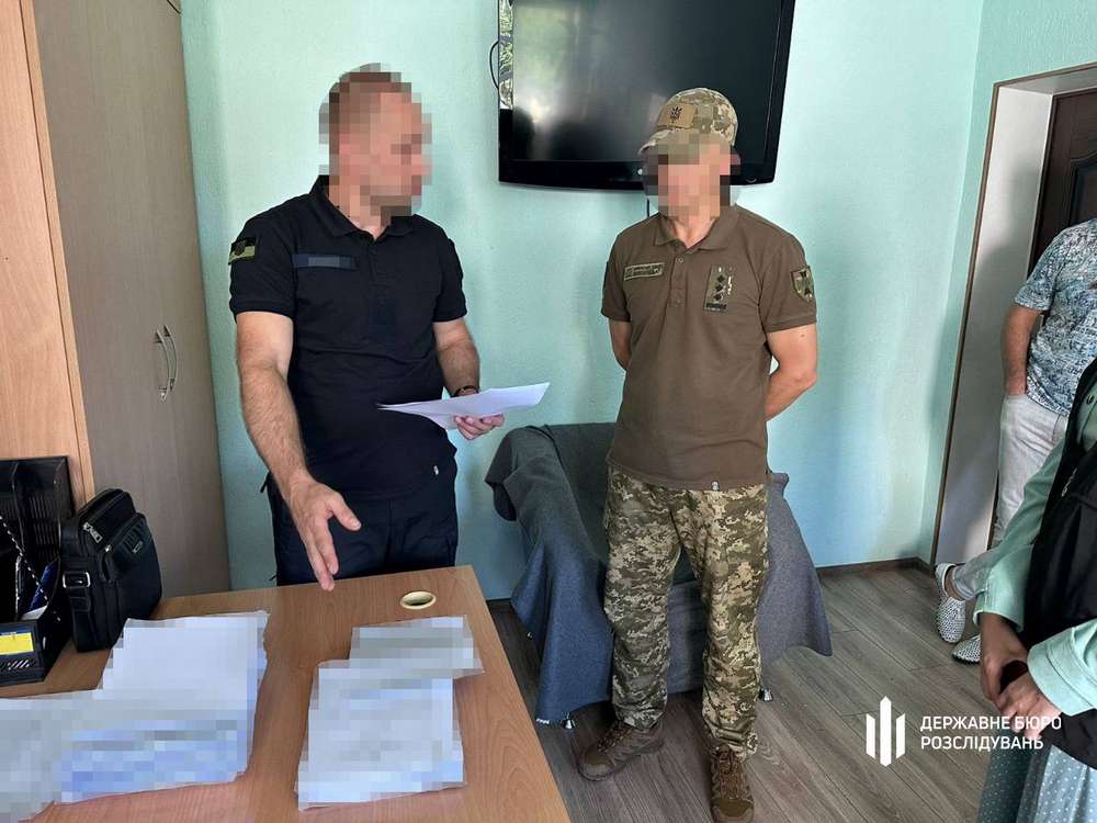 Командиру з Миколаївщини, який нарахував 5,5 млн грн виплат підлеглим, повідомлено про підозру