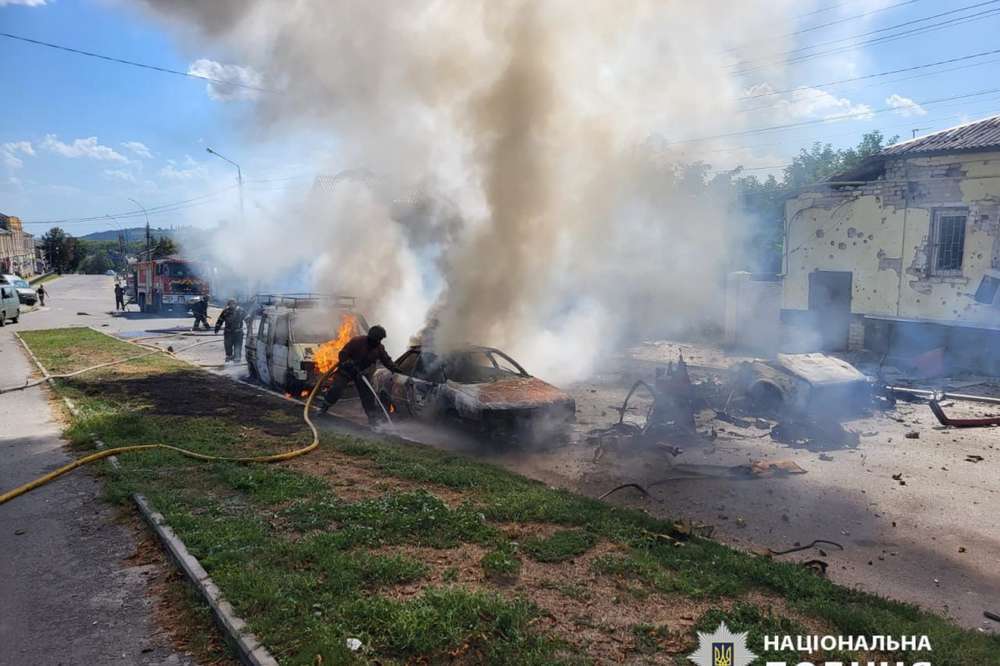 11 поранених і 1 загиблий: поліція показала наслідки обстрілів Харківщини (фото)